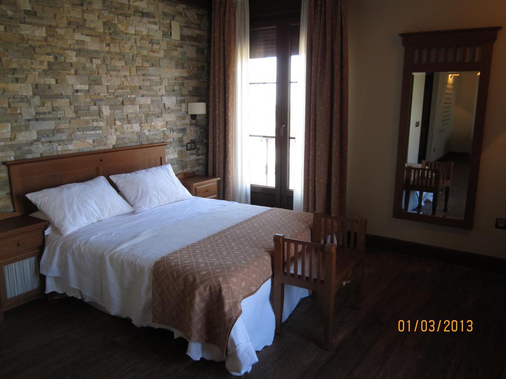Hotel El Cason De Poemas Grajera